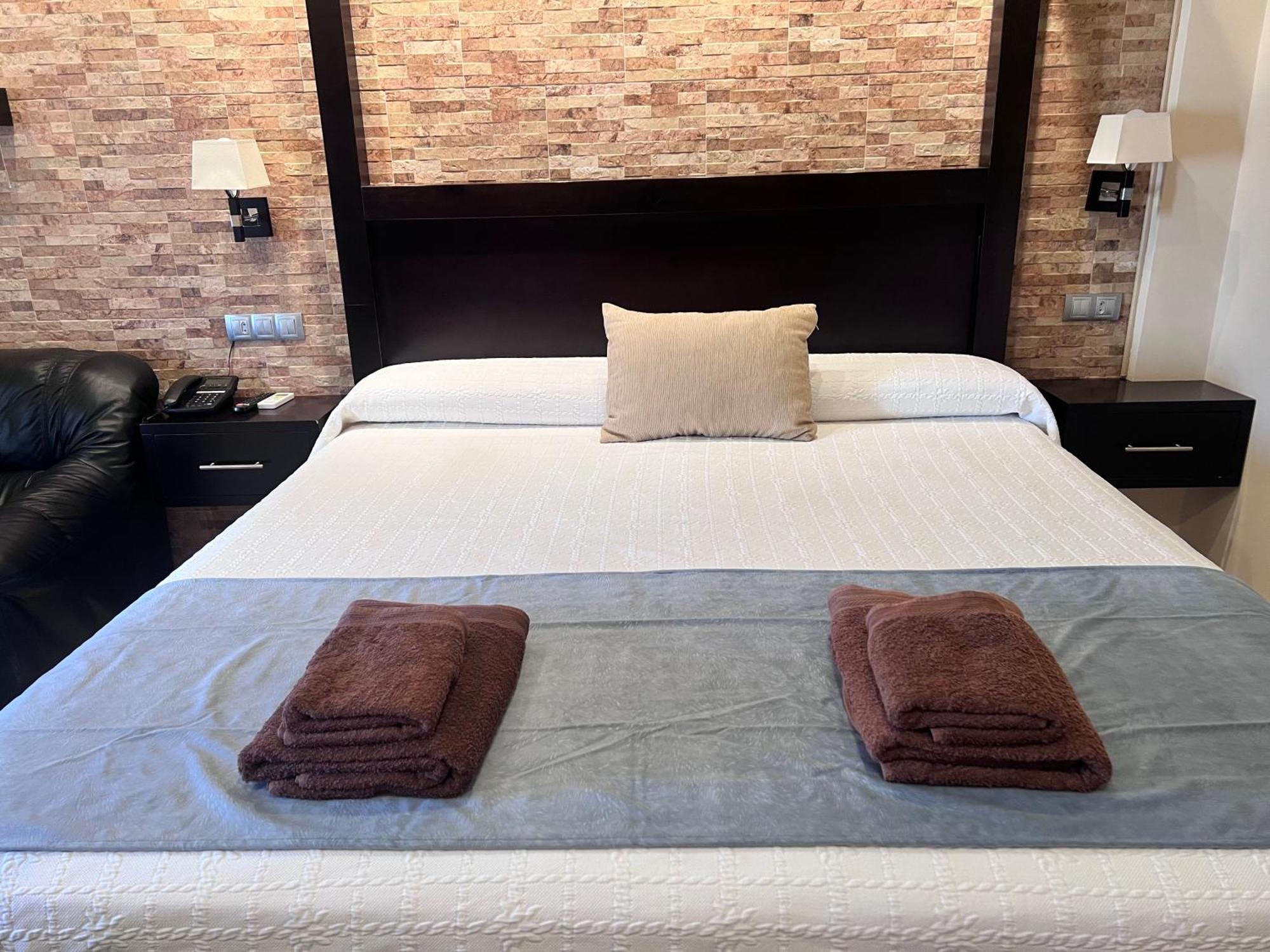 Hotel Don Juan Puente de Génave Zewnętrze zdjęcie